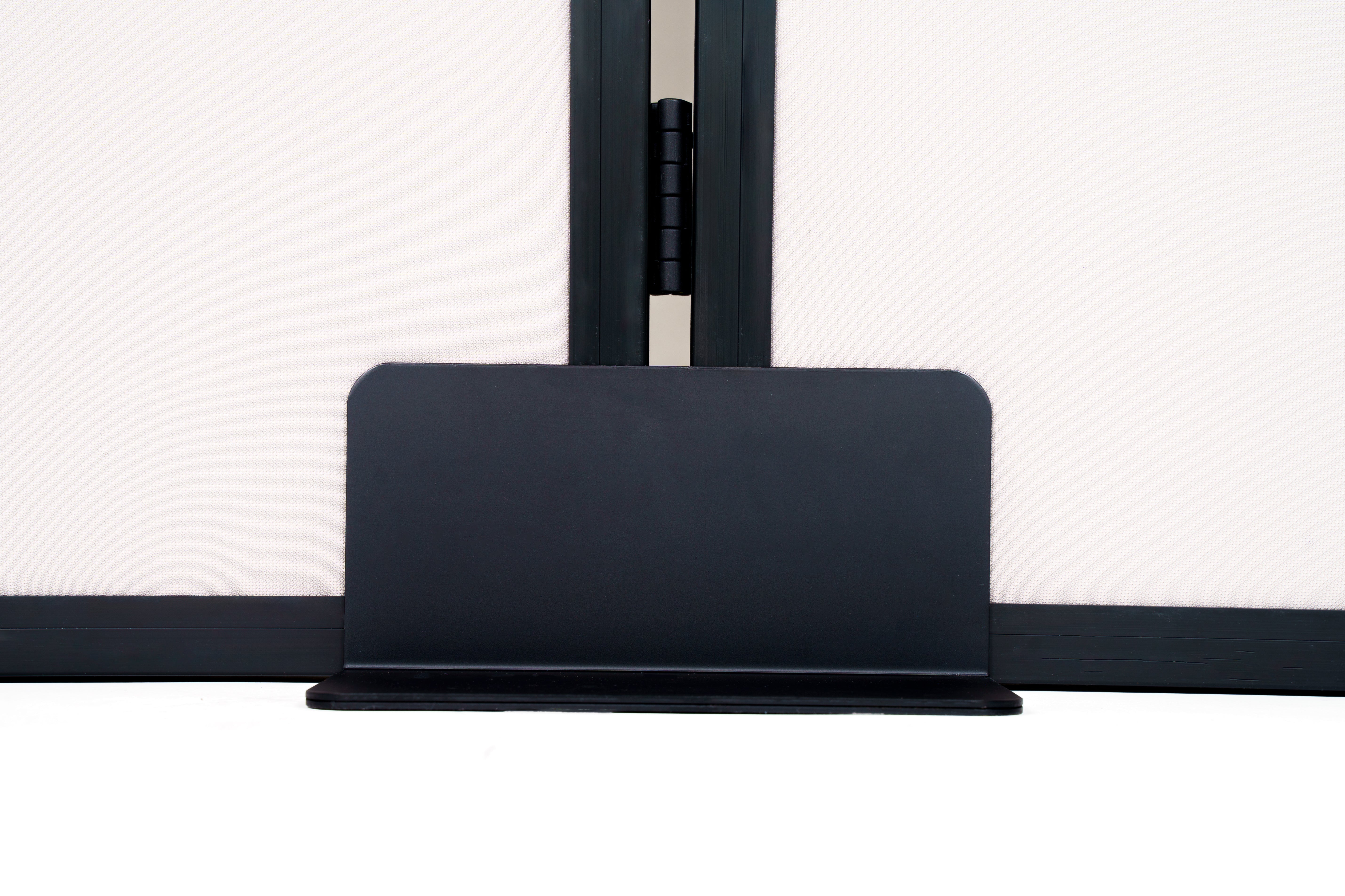 静科 SSP 自立式吸音パネル SDM-1800(1800×900mm):T字型固定脚の取付部アップ|メーカー公式写真