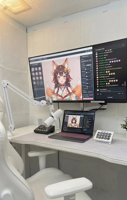 組み立て式簡易防音室 OTODASU DX145 MG2（ホワイト）：内部のVTuber配信セットアップ（デュアルモニターとアバター表示）